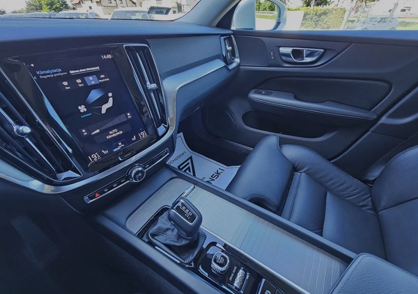 Volvo V60 Cross Country cena 105900 przebieg: 136000, rok produkcji 2019 z Ostrołęka małe 667